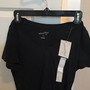 Universal Thread Women's Classic Black Short Sleeve Tee